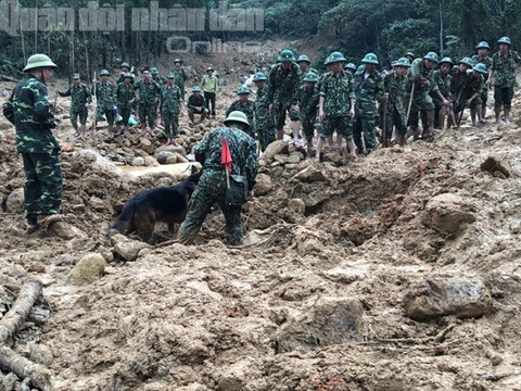 Trưa 15-10, đã tìm thấy 1 thi thể tại nơi sạt lở trạm 67 - Ảnh 6. Trưa 15-10, đã tìm thấy 1 thi thể tại nơi sạt lở trạm 67 - Ảnh 6.