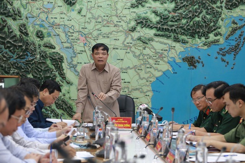 Hồ thủy điện Hòa Bình có thể mở 4 cửa xả lũ cùng lúc - Ảnh 3. Hồ thủy điện Hòa Bình có thể mở 4 cửa xả lũ cùng lúc - Ảnh 3.