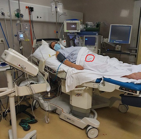 Quy định bắt thai phụ đeo khẩu trang khi sinh con tại Pháp - Ảnh 1. Quy định bắt thai phụ đeo khẩu trang khi sinh con tại Pháp - Ảnh 1.