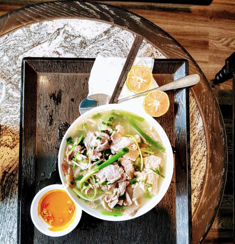 Có gì lạ trong tô phở Hà Nội này? - Ảnh 1. Có gì lạ trong tô phở Hà Nội này? - Ảnh 1.