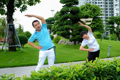 Xây xẩm chóng mặt, tê yếu tay chân ở người mỡ máu cao cảnh báo ‘đột quỵ’ - Ảnh 3. Xây xẩm chóng mặt, tê yếu tay chân ở người mỡ máu cao cảnh báo ‘đột quỵ’ - Ảnh 3.