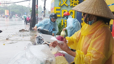 Thương về miền Trung! - Ảnh 4. Thương về miền Trung! - Ảnh 4.