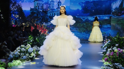 Thanh Hằng làm ‘công chúa vedette’ trong show diễn cổ tích The Princess - Ảnh 6. Thanh Hằng làm ‘công chúa vedette’ trong show diễn cổ tích The Princess - Ảnh 6.