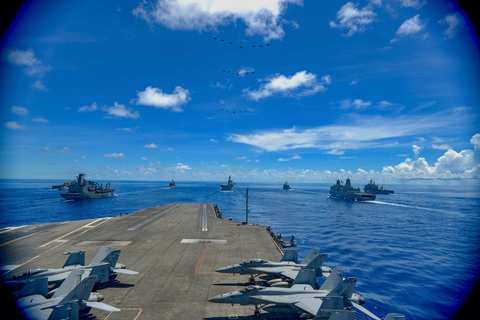 Tàu sân bay USS Ronald Reagan quay lại Biển Đông lần thứ 3 trong năm - Ảnh 1. Tàu sân bay USS Ronald Reagan quay lại Biển Đông lần thứ 3 trong năm - Ảnh 1.