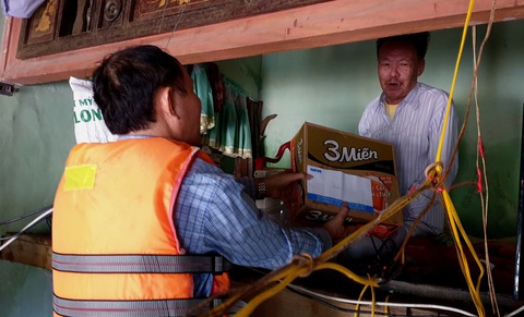 Hơn 36.000 lượt quyên góp ủng hộ bà con vùng lũ miền Trung qua ví MoMo - Ảnh 2. Hơn 36.000 lượt quyên góp ủng hộ bà con vùng lũ miền Trung qua ví MoMo - Ảnh 2.