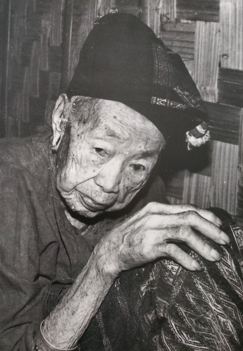 Những bà mẹ anh hùng tại triển lãm Mẹ và trái tim người lính - Ảnh 4. Những bà mẹ anh hùng tại triển lãm Mẹ và trái tim người lính - Ảnh 4.