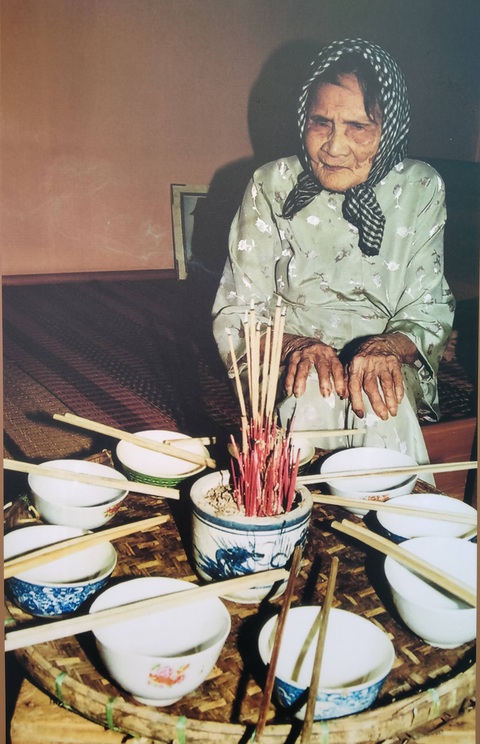 Những bà mẹ anh hùng tại triển lãm Mẹ và trái tim người lính - Ảnh 1. Những bà mẹ anh hùng tại triển lãm Mẹ và trái tim người lính - Ảnh 1.