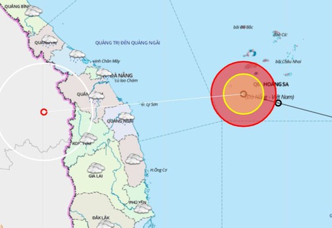 10h sáng nay, áp thấp nhiệt đới cách bờ biển Đà Nẵng - Bình Định 290km - Ảnh 1. 10h sáng nay, áp thấp nhiệt đới cách bờ biển Đà Nẵng - Bình Định 290km - Ảnh 1.