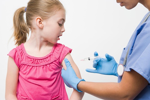 CDC Mỹ khuyến cáo không tiêm vaccine ngừa COVID-19 cho trẻ em - Ảnh 1. CDC Mỹ khuyến cáo không tiêm vaccine ngừa COVID-19 cho trẻ em - Ảnh 1.