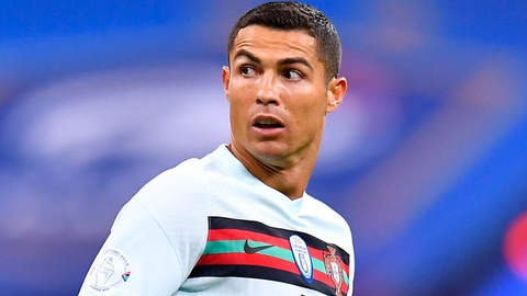 Bộ trưởng thể thao Ý: Ronaldo vi phạm quy tắc phòng chống COVID-19 - Ảnh 1. Bộ trưởng thể thao Ý: Ronaldo vi phạm quy tắc phòng chống COVID-19 - Ảnh 1.