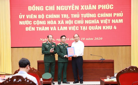 Thủ tướng: ‘Đoàn cứu nạn Rào Trăng 3 hi sinh là mất mát to lớn’ - Ảnh 2. Thủ tướng: ‘Đoàn cứu nạn Rào Trăng 3 hi sinh là mất mát to lớn’ - Ảnh 2.