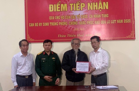Đà Nẵng ủng hộ 500 triệu đồng cho gia đình 13 liệt sĩ hi sinh tại Trạm 67 - Ảnh 1. Đà Nẵng ủng hộ 500 triệu đồng cho gia đình 13 liệt sĩ hi sinh tại Trạm 67 - Ảnh 1.