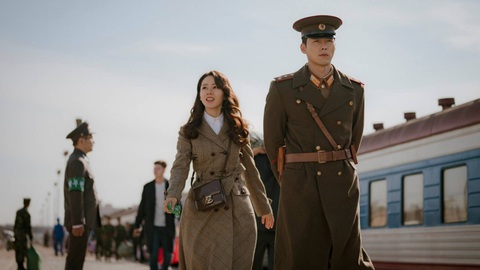 Dispatch tung bằng chứng hẹn hò của cặp đôi Son Ye Jin và Hyun Bin - Ảnh 8. Dispatch tung bằng chứng hẹn hò của cặp đôi Son Ye Jin và Hyun Bin - Ảnh 8.