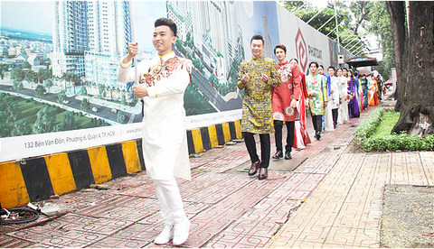 Nghệ sĩ Phi Điểu, Quỳnh Hoa lan tỏa tình yêu áo dài tại các điểm du lịch nổi tiếng - Ảnh 3. Nghệ sĩ Phi Điểu, Quỳnh Hoa lan tỏa tình yêu áo dài tại các điểm du lịch nổi tiếng - Ảnh 3.