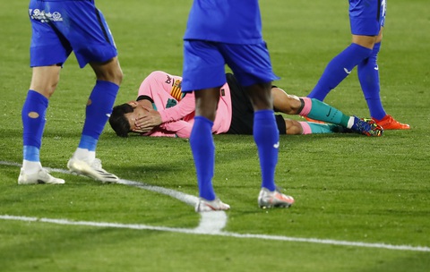 Cột dọc, xà ngang và... Griezmann đánh bại Messi cùng Barca - Ảnh 1. Cột dọc, xà ngang và... Griezmann đánh bại Messi cùng Barca - Ảnh 1.