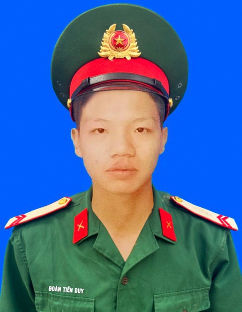 Truy thăng quân hàm cho binh nhất dũng cảm cứu đồng đội trước khi bị lũ cuốn trôi - Ảnh 1. Truy thăng quân hàm cho binh nhất dũng cảm cứu đồng đội trước khi bị lũ cuốn trôi - Ảnh 1.