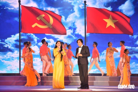 Thanh Ngân, Tạ Minh Tâm, Đàm Vĩnh Hưng hát mừng thành công Đại hội Đảng - Ảnh 4. Thanh Ngân, Tạ Minh Tâm, Đàm Vĩnh Hưng hát mừng thành công Đại hội Đảng - Ảnh 4.