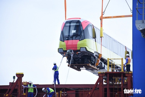 Chiêm ngưỡng đoàn tàu metro Nhổn - ga Hà Nội rời cảng Hải Phòng - Ảnh 4. Chiêm ngưỡng đoàn tàu metro Nhổn - ga Hà Nội rời cảng Hải Phòng - Ảnh 4.