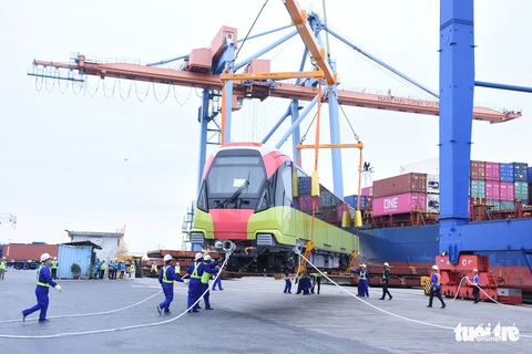 Chiêm ngưỡng đoàn tàu metro Nhổn - ga Hà Nội rời cảng Hải Phòng - Ảnh 1. Chiêm ngưỡng đoàn tàu metro Nhổn - ga Hà Nội rời cảng Hải Phòng - Ảnh 1.