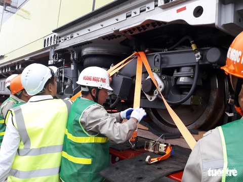 Chiêm ngưỡng đoàn tàu metro Nhổn - ga Hà Nội rời cảng Hải Phòng - Ảnh 6. Chiêm ngưỡng đoàn tàu metro Nhổn - ga Hà Nội rời cảng Hải Phòng - Ảnh 6.