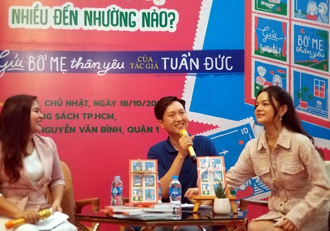 Giữ tình cảm gia đình khi cha mẹ trở thành... trẻ thơ - Ảnh 1. Giữ tình cảm gia đình khi cha mẹ trở thành... trẻ thơ - Ảnh 1.