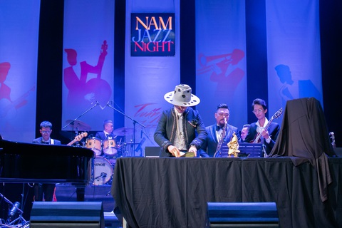 Fusion Jazz Concert: Một xíu thất vọng nhưng không tuyệt vọng - Ảnh 2. Fusion Jazz Concert: Một xíu thất vọng nhưng không tuyệt vọng - Ảnh 2.