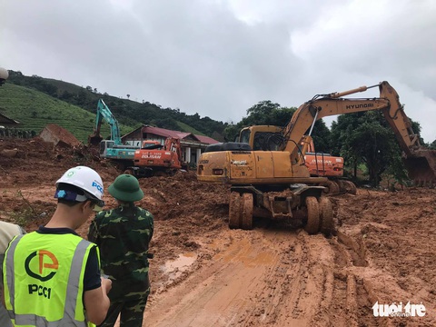 Trực tiếp từ hiện trường tìm kiếm 22 chiến sĩ: Đã tìm thấy tất cả thi thể - Ảnh 10. Trực tiếp từ hiện trường tìm kiếm 22 chiến sĩ: Đã tìm thấy tất cả thi thể - Ảnh 10.