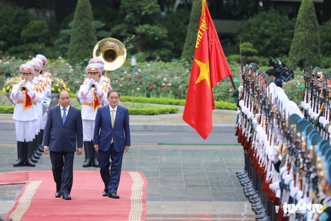 Thủ tướng Nguyễn Xuân Phúc tiếp đón Thủ tướng Suga Yoshihide - Ảnh 2. Thủ tướng Nguyễn Xuân Phúc tiếp đón Thủ tướng Suga Yoshihide - Ảnh 2.
