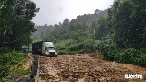 Thị trấn Phong Nha bị nhấn chìm trong lũ - Ảnh 17. Thị trấn Phong Nha bị nhấn chìm trong lũ - Ảnh 17.