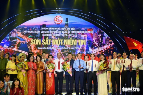 Thanh Ngân, Tạ Minh Tâm, Đàm Vĩnh Hưng hát mừng thành công Đại hội Đảng - Ảnh 1. Thanh Ngân, Tạ Minh Tâm, Đàm Vĩnh Hưng hát mừng thành công Đại hội Đảng - Ảnh 1.