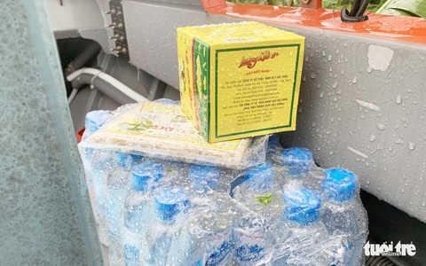 Vượt lũ dữ vào tận nhà đón những cụ già đi sơ tán - Ảnh 11. Vượt lũ dữ vào tận nhà đón những cụ già đi sơ tán - Ảnh 11.