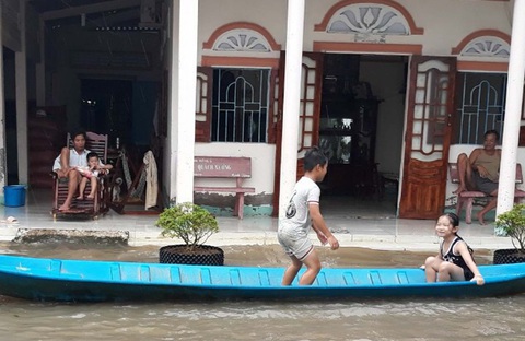 Kiên Giang: Ngập úng, lở đê khắp nơi do ảnh hưởng mưa bão, triều cường - Ảnh 1. Kiên Giang: Ngập úng, lở đê khắp nơi do ảnh hưởng mưa bão, triều cường - Ảnh 1.