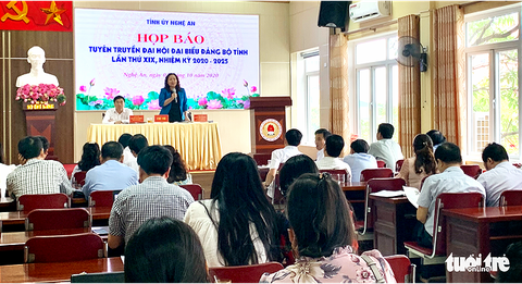 Đại hội Đảng bộ tỉnh Nghệ An sẽ không nhận hoa chúc mừng - Ảnh 1. Đại hội Đảng bộ tỉnh Nghệ An sẽ không nhận hoa chúc mừng - Ảnh 1.