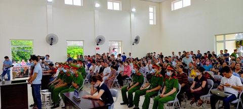 Xét xử lưu động chủ quán nướng bắt khách quỳ xin lỗi vì bóc phốt đồ ăn có sán - Ảnh 2. Xét xử lưu động chủ quán nướng bắt khách quỳ xin lỗi vì bóc phốt đồ ăn có sán - Ảnh 2.