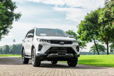 Fortuner 2020 khuấy động thị trường SUV bằng nâng cấp vượt trội - Ảnh 1. Fortuner 2020 khuấy động thị trường SUV bằng nâng cấp vượt trội - Ảnh 1.