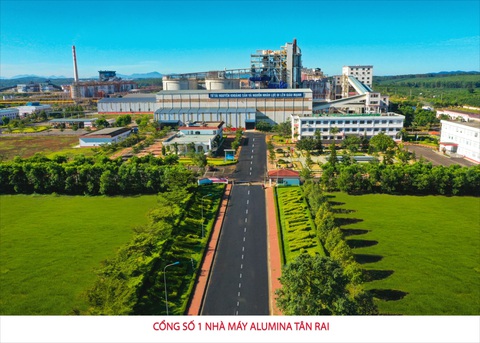 Công ty Nhôm Lâm Đồng đón nhận Bằng khen của Thủ tướng Chính phủ - Ảnh 4. Công ty Nhôm Lâm Đồng đón nhận Bằng khen của Thủ tướng Chính phủ - Ảnh 4.
