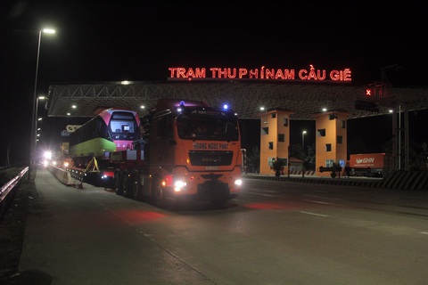 Đoàn tàu metro Nhổn - Ga Hà Nội đã về tới nơi tập kết - Ảnh 2. Đoàn tàu metro Nhổn - Ga Hà Nội đã về tới nơi tập kết - Ảnh 2.