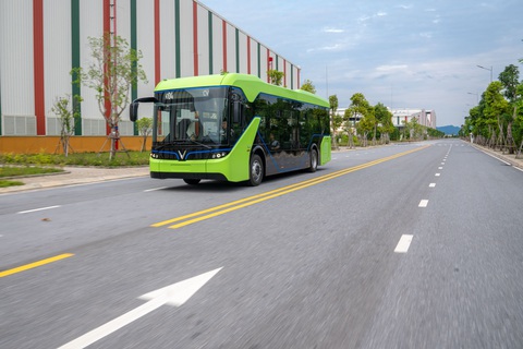 Vingroup chính thức chạy thử nghiệm xe buýt điện VinFast - Ảnh 1. Vingroup chính thức chạy thử nghiệm xe buýt điện VinFast - Ảnh 1.