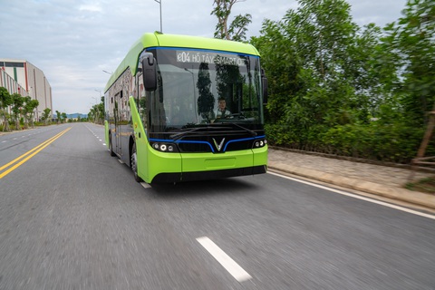 Vingroup chính thức chạy thử nghiệm xe buýt điện VinFast - Ảnh 3. Vingroup chính thức chạy thử nghiệm xe buýt điện VinFast - Ảnh 3.