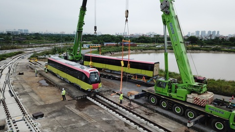 Đoàn tàu metro Nhổn - Ga Hà Nội đã về tới nơi tập kết - Ảnh 4. Đoàn tàu metro Nhổn - Ga Hà Nội đã về tới nơi tập kết - Ảnh 4.