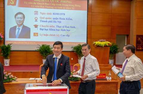 Đồng Tháp có tân bí thư Tỉnh ủy 42 tuổi - Ảnh 2. Đồng Tháp có tân bí thư Tỉnh ủy 42 tuổi - Ảnh 2.