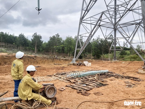 Vướng giải phóng mặt bằng, đường dây 500kV mạch 3 tiếp tục chậm tiến độ - Ảnh 1. Vướng giải phóng mặt bằng, đường dây 500kV mạch 3 tiếp tục chậm tiến độ - Ảnh 1.