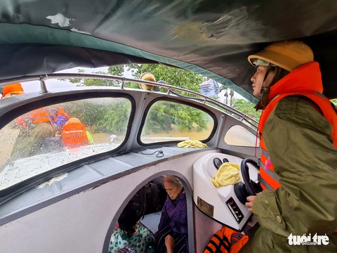 Khổ như đi bệnh viện trong cơn đại hồng thủy - Ảnh 4. Khổ như đi bệnh viện trong cơn đại hồng thủy - Ảnh 4.