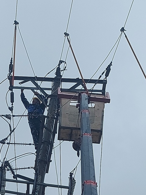 Điện lực Hà Tĩnh tăng cường ứng phó thiên tai - Ảnh 3. Điện lực Hà Tĩnh tăng cường ứng phó thiên tai - Ảnh 3.