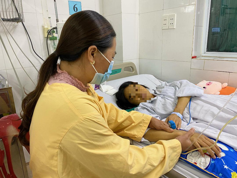 Người được ghép gan đầu tiên ở Việt Nam hi vọng được ghép gan lần 2 - Ảnh 1. Người được ghép gan đầu tiên ở Việt Nam hi vọng được ghép gan lần 2 - Ảnh 1.