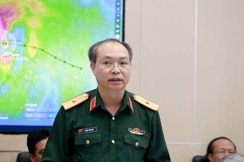 Huy động 678.000 người, 4 trực thăng ứng phó bão số 8 - Ảnh 2. Huy động 678.000 người, 4 trực thăng ứng phó bão số 8 - Ảnh 2.