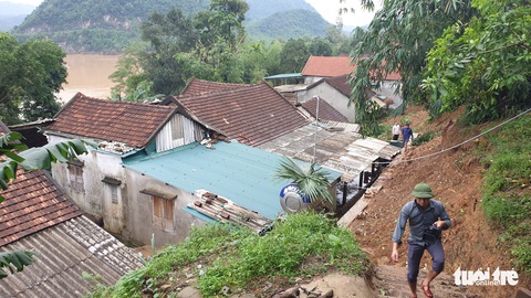 Xuất hiện nhiều điểm sạt lở chưa từng có ở Tuyên Hóa, Quảng Bình - Ảnh 4. Xuất hiện nhiều điểm sạt lở chưa từng có ở Tuyên Hóa, Quảng Bình - Ảnh 4.