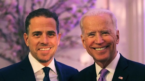 Ông Trump yêu cầu bộ trưởng tư pháp điều tra con trai ông Biden, công bố trước bầu cử - Ảnh 2. Ông Trump yêu cầu bộ trưởng tư pháp điều tra con trai ông Biden, công bố trước bầu cử - Ảnh 2.