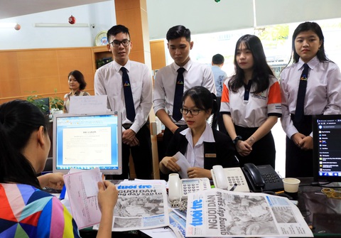 Quà của bạn đọc sẽ đến vùng lũ nhanh nhất - Ảnh 1. Quà của bạn đọc sẽ đến vùng lũ nhanh nhất - Ảnh 1.