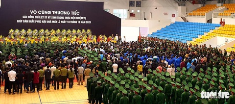 Lễ truy điệu 22 chiến sĩ Đoàn Kinh tế quốc phòng 337: Tiễn các anh về với quê nhà - Ảnh 13. Lễ truy điệu 22 chiến sĩ Đoàn Kinh tế quốc phòng 337: Tiễn các anh về với quê nhà - Ảnh 13.